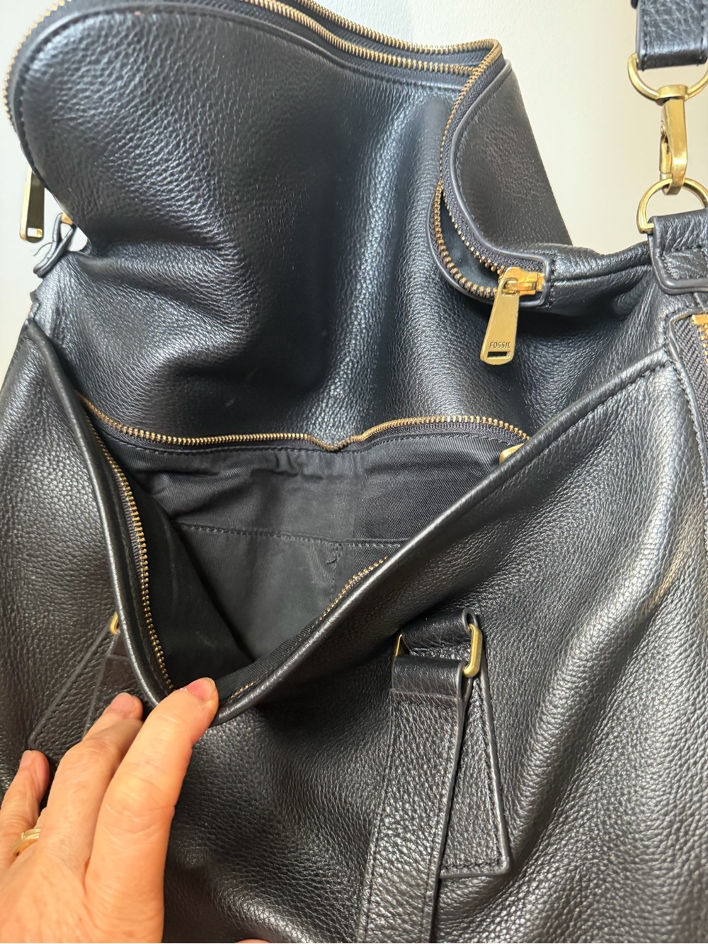 Fossil Black Pebbled Leather Convertible Shoulder Bag with Gold Hardware - Picture 4 of 5